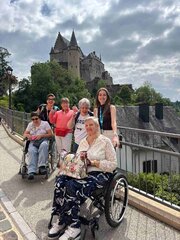 Buitenhof Reizen - Zorg - Neuerburg begeleide groepsreizen voor mensen met een verstandelijke beperking - reizigers voor kasteel Buitenhof Reizen - Zorg - Neuerburg begeleide groepsreizen voor mensen met een verstandelijke beperking - reizigers voor kasteel