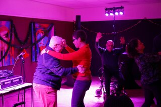 Parc Spelderholt muziekavond - Buitenhof Reizen begeleide vakanties voor mensen met een verstandelijke beperking Parc Spelderholt muziekavond - Buitenhof Reizen begeleide vakanties voor mensen met een verstandelijke beperking