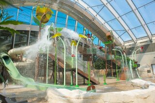 Buitenhof Reizen - La Vienne - begeleide vakanties voor mensen met een beperking - Center Parcs Le Bois aux Daims zwembad Buitenhof Reizen - La Vienne - begeleide vakanties voor mensen met een beperking - Center Parcs Le Bois aux Daims zwembad