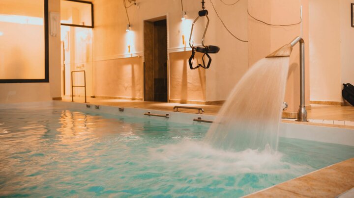 Buitenhof Reizen voor mensen met een verstandelijke beperking - Villa Sevasti - zwembad Buitenhof Reizen voor mensen met een verstandelijke beperking - Villa Sevasti - zwembad