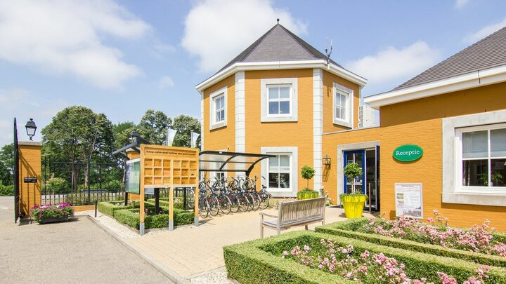 Buitenhof Reizen voor mensen met een verstandelijke beperking - Landal Cauberg - receptie Buitenhof Reizen voor mensen met een verstandelijke beperking - Landal Cauberg - receptie