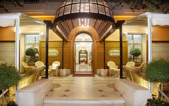 Buitenhof reizen voor mensen met een verstandelijke beperking - Toscane Florence -Hotel Biondi-entree