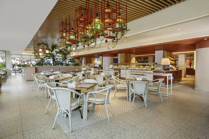 Buitenhof-reizen-voor-mensen-met-een-verstandelijke-beperking-Grand-Park-Lara-restaurant Buitenhof-reizen-voor-mensen-met-een-verstandelijke-beperking-Grand-Park-Lara-restaurant