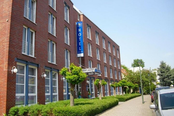 Moviepark en Phantasialand - Hotel - Buitenhof Reizen begeleide vakanties voor mensen met een verstandelijke beperking. Moviepark en Phantasialand - Hotel - Buitenhof Reizen begeleide vakanties voor mensen met een verstandelijke beperking.