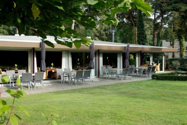 Oisterwijk - Hotel - Buitenhof Reizen begeleide vakanties voor mensen met een verstandelijke beperking. Oisterwijk - Hotel - Buitenhof Reizen begeleide vakanties voor mensen met een verstandelijke beperking.