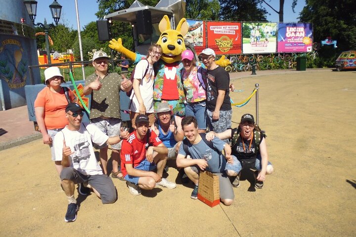 Walibi, Apenheul & Slagharen - Groepsfoto Walibi - Buitenhof Reizen begeleide vakanties voor mensen met een verstandelijke beperking Walibi, Apenheul & Slagharen - Groepsfoto Walibi - Buitenhof Reizen begeleide vakanties voor mensen met een verstandelijke beperking