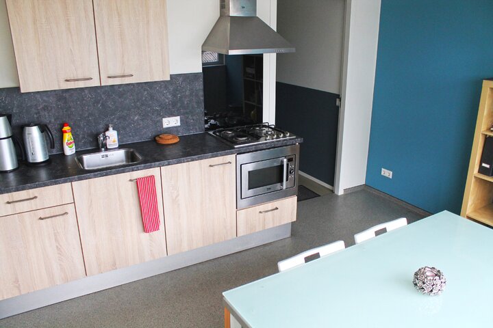 Groepsaccommodatie Manege Groenwoude keuken - Buitenhof Reizen begeleide vakanties voor mensen met een verstandelijke beperking Groepsaccommodatie Manege Groenwoude keuken - Buitenhof Reizen begeleide vakanties voor mensen met een verstandelijke beperking