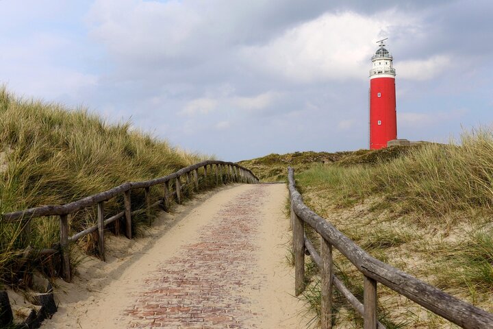 Buitenhof Reizen voor mensen met een verstandelijke beperking - Ondernemend - Relaxen op Texel - Duinen met vuurtoren Buitenhof Reizen voor mensen met een verstandelijke beperking - Ondernemend - Relaxen op Texel - Duinen met vuurtoren