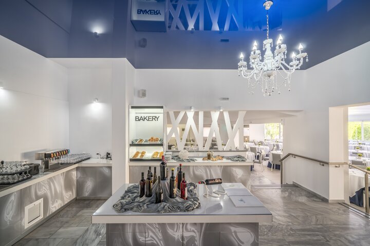 Buitenhof Reizen voor mensen met een verstandelijke beperking - Hotel Diana Palace - Buffet restaurant (5) Buitenhof Reizen voor mensen met een verstandelijke beperking - Hotel Diana Palace - Buffet restaurant (5)