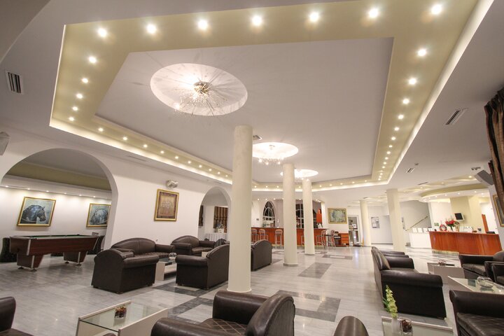 Buitenhof Reizen voor mensen met een verstandelijke beperking - Hotel Diana Palace - Lobby Buitenhof Reizen voor mensen met een verstandelijke beperking - Hotel Diana Palace - Lobby