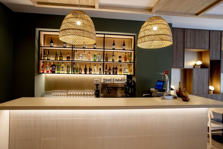 Buitenhof Reizen voor mensen met een verstandelijke beperking - Hotel Gravina - Bar 2