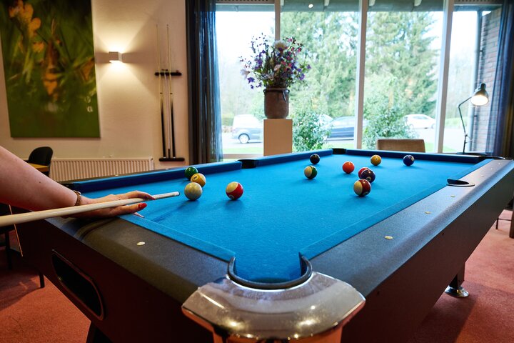 Buitenhof reizen voor mensen met een verstandelijke beperking - Hotel 't Kruisselt - pooltafel Buitenhof reizen voor mensen met een verstandelijke beperking - Hotel 't Kruisselt - pooltafel