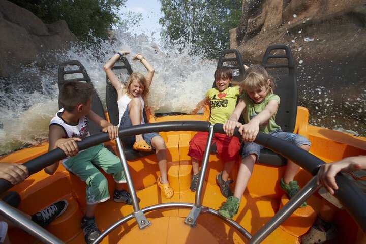 Buitenhof Reizen voor mensen met een verstandelijke beperking - Adrenaline in Belgie - Walibi waterbaan