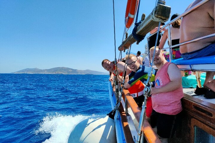 Kos - Boot - Buitenhof Reizen begeleide vakanties voor mensen met een verstandelijke beperking.