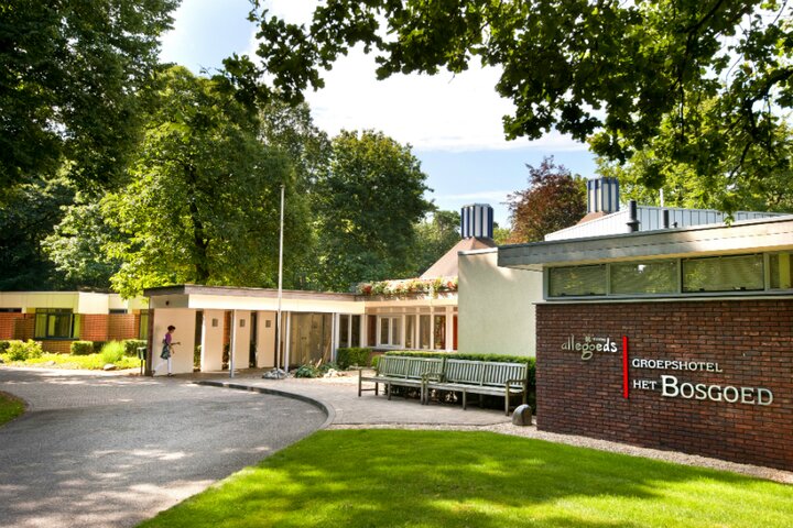 Lunteren - Hotel - Buitenhof Reizen begeleide vakanties voor mensen met een verstandelijke beperking. Lunteren - Hotel - Buitenhof Reizen begeleide vakanties voor mensen met een verstandelijke beperking.