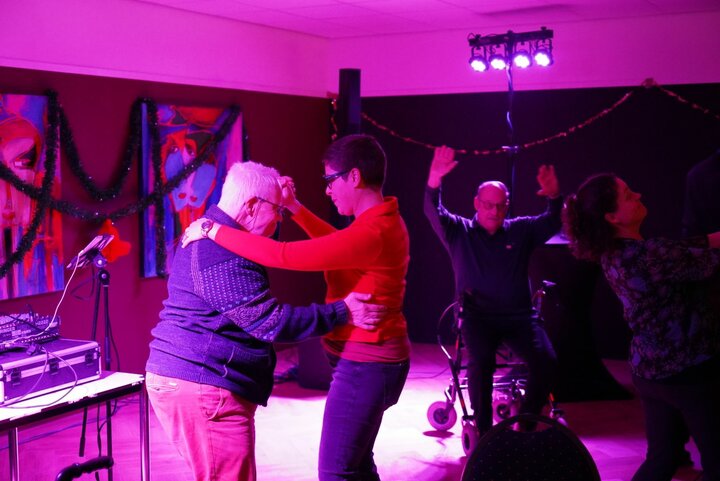 Parc Spelderholt muziekavond - Buitenhof Reizen begeleide vakanties voor mensen met een verstandelijke beperking Parc Spelderholt muziekavond - Buitenhof Reizen begeleide vakanties voor mensen met een verstandelijke beperking