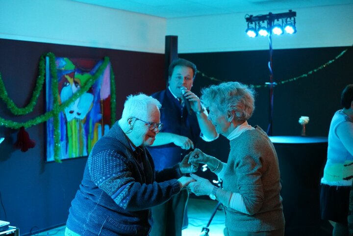 Parc Spelderholt muziekavond - Buitenhof Reizen begeleide vakanties voor mensen met een verstandelijke beperking Parc Spelderholt muziekavond - Buitenhof Reizen begeleide vakanties voor mensen met een verstandelijke beperking