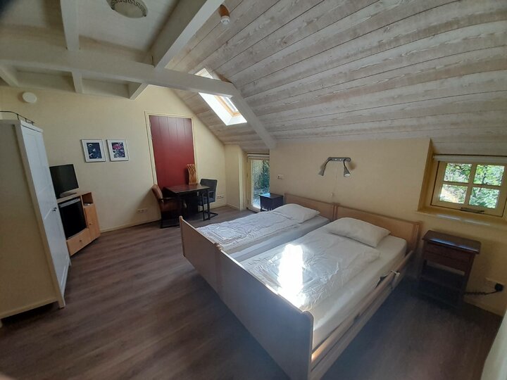 Buitenhof Reizen voor mensen met een verstandelijke beperking-koekoeksklok-kamer Buitenhof Reizen voor mensen met een verstandelijke beperking-koekoeksklok-kamer