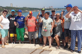 Buitenhof Reizen - Side - begeleide vakanties voor mensen met een beperking - groepsfoto Side Buitenhof Reizen - Side - begeleide vakanties voor mensen met een beperking - groepsfoto Side