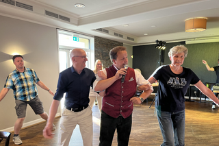 Buitenhof Reizen - Ainring in Beieren - begeleide vakanties voor mensen met een beperking - Dansen met artiest Buitenhof Reizen - Ainring in Beieren - begeleide vakanties voor mensen met een beperking - Dansen met artiest