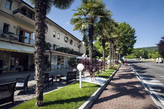 Buitenhof Reizen - Gardameer - begeleide vakanties voor mensen met een beperking - Conca d'Oro Hotel Buitenhof Reizen - Gardameer - begeleide vakanties voor mensen met een beperking - Conca d'Oro Hotel