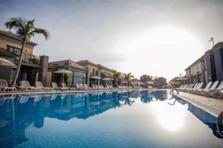 Buitenhof Reizen - Gran Canaria - begeleide groepsreizen met een verstandelijke beperking - Caybeach meloneras zwembad Buitenhof Reizen - Gran Canaria - begeleide groepsreizen met een verstandelijke beperking - Caybeach meloneras zwembad