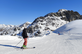 Buitenhof Reizen - Begeleide groepsreizen voor mensen met een verstandelijke beperking - Wintersport Dachstein - skiër op piste 2 Buitenhof Reizen - Begeleide groepsreizen voor mensen met een verstandelijke beperking - Wintersport Dachstein - skiër op piste 2