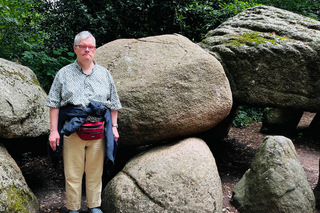 Buitenhof Reizen voor mensen met een verstandelijke beperking - Rustig Aan - Drents Beilen - reiziger voor een hunnebed Buitenhof Reizen voor mensen met een verstandelijke beperking - Rustig Aan - Drents Beilen - reiziger voor een hunnebed