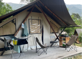Buitenhof Reizen voor mensen met een verstandelijke beperking - Jongeren - Actieve vakantie in de Verdon - Glamping tent Buitenhof Reizen voor mensen met een verstandelijke beperking - Jongeren - Actieve vakantie in de Verdon - Glamping tent