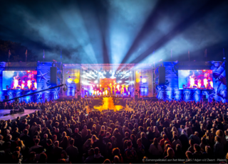 Buitenhof Reizen voor mensen met een verstandelijke beperking - Jongeren - Zomerspektakel Alphen - wat zie je (2) Buitenhof Reizen voor mensen met een verstandelijke beperking - Jongeren - Zomerspektakel Alphen - wat zie je (2)