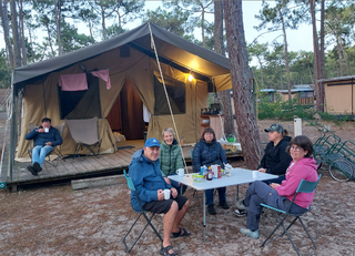 Buitenhof Reizen voor mensen met een verstandelijke beperking - Ondernemend - Actieve vakantie aan de Atlantische kust - Reizigers voor de glamping tent Buitenhof Reizen voor mensen met een verstandelijke beperking - Ondernemend - Actieve vakantie aan de Atlantische kust - Reizigers voor de glamping tent