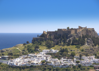 Buitenhof Reizen voor mensen met een verstandelijke beperking - Ondernemend - Gyros op Rhodos - Kasteel ruïne Buitenhof Reizen voor mensen met een verstandelijke beperking - Ondernemend - Gyros op Rhodos - Kasteel ruïne