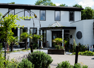 Buitenhof Reizen voor mensen met een verstandelijke beperking - hotel de elderschans - entree Buitenhof Reizen voor mensen met een verstandelijke beperking - hotel de elderschans - entree