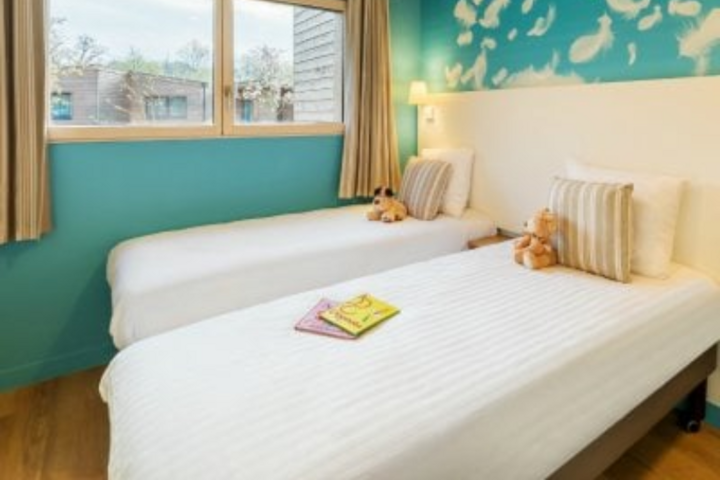 Center Parcs Villages Nature Paris slaapkamer - Buitenhof Reizen begeleide vakanties voor mensen met een beperking Center Parcs Villages Nature Paris slaapkamer - Buitenhof Reizen begeleide vakanties voor mensen met een beperking