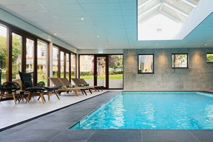 Buitenhof Reizen begeleide vakanties voor mensen met een verstandelijke beperking - © Hotel Schaepkens van St. Fijt - Zwembad Buitenhof Reizen begeleide vakanties voor mensen met een verstandelijke beperking - © Hotel Schaepkens van St. Fijt - Zwembad