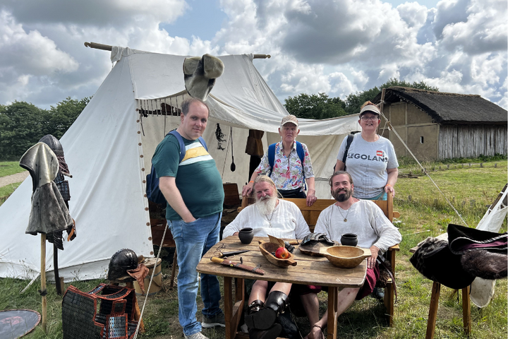 Buitenhof Reizen - Legoland - begeleide vakanties voor mensen met een beperking - Vikingdorp Buitenhof Reizen - Legoland - begeleide vakanties voor mensen met een beperking - Vikingdorp