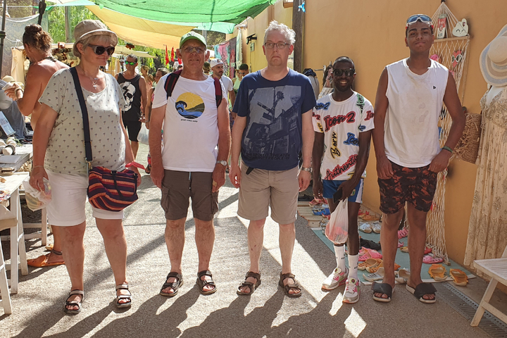 Ibiza- begeleide vakanties voor mensen met een beperking - hippiemarkt bezoeken