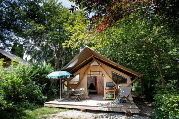 Buitenhof Reizen - Actieve vakantie in de Verdon - begeleide vakanties voor mensen met een beperking - Huttopia Gorges du Verdon Trappeur tent Buitenhof Reizen - Actieve vakantie in de Verdon - begeleide vakanties voor mensen met een beperking - Huttopia Gorges du Verdon Trappeur tent