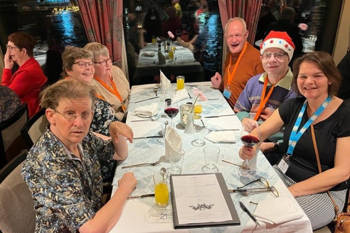 Buitenhof Reizen - Kerstcruise - begeleide vakanties voor mensen met een beperking - Kerstdiner Buitenhof Reizen - Kerstcruise - begeleide vakanties voor mensen met een beperking - Kerstdiner