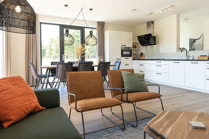 Buitenhof Reizen - Texel - begeleide vakanties voor mensen met een beperking - Rovershut woonkamer Buitenhof Reizen - Texel - begeleide vakanties voor mensen met een beperking - Rovershut woonkamer