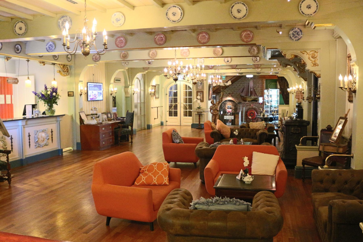 Buitenhof Reizen - Volendam - begeleide vakanties voor mensen met een beperking - Hotel Spaander lobby Buitenhof Reizen - Volendam - begeleide vakanties voor mensen met een beperking - Hotel Spaander lobby