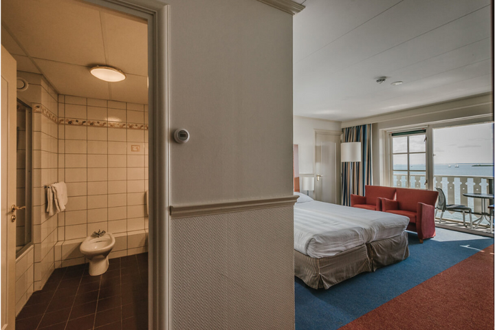 Buitenhof Reizen - Volendam - begeleide vakanties voor mensen met een beperking - Hotel Spaander slaapkamer voorbeeld Buitenhof Reizen - Volendam - begeleide vakanties voor mensen met een beperking - Hotel Spaander slaapkamer voorbeeld