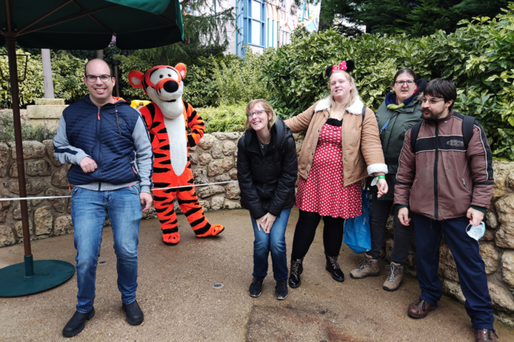 Buitenhof Reizen - Disneyland winter - begeleide groepsreizen met een verstandelijke beperking - Reizigers met tijgertje Buitenhof Reizen - Disneyland winter - begeleide groepsreizen met een verstandelijke beperking - Reizigers met tijgertje