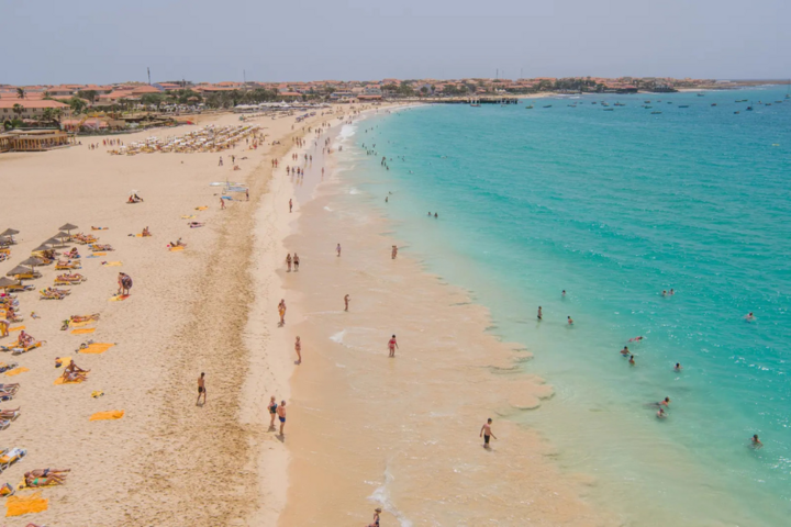 Buitenhof Reizen - Kaapverdië - begeleide groepsreizen met een verstandelijke beperking - strand Buitenhof Reizen - Kaapverdië - begeleide groepsreizen met een verstandelijke beperking - strand