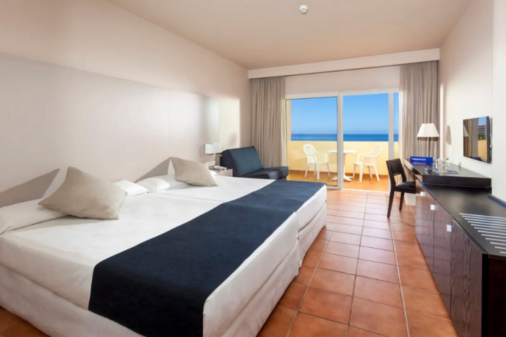 Buitenhof Reizen - Kerst op Tenerife - begeleide groepsreizen met een verstandelijke beperking - Best Jacaranda kamer Buitenhof Reizen - Kerst op Tenerife - begeleide groepsreizen met een verstandelijke beperking - Best Jacaranda kamer