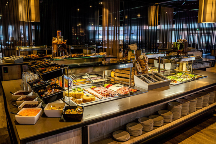 Buitenhof Reizen - Begeleide groepsreizen voor mensen met een verstandelijke beperking - Het Gouden Buitenhof Weekend - Buffet Bonte Wever Buitenhof Reizen - Begeleide groepsreizen voor mensen met een verstandelijke beperking - Het Gouden Buitenhof Weekend - Buffet Bonte Wever