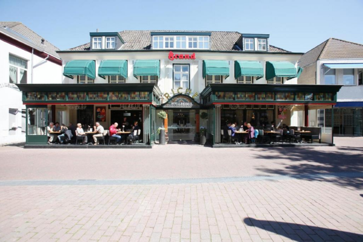 Funpop - Hotel Riche - Buitenhof Reizen begeleide vakanties voor mensen met een verstandelijke beperking Funpop - Hotel Riche - Buitenhof Reizen begeleide vakanties voor mensen met een verstandelijke beperking