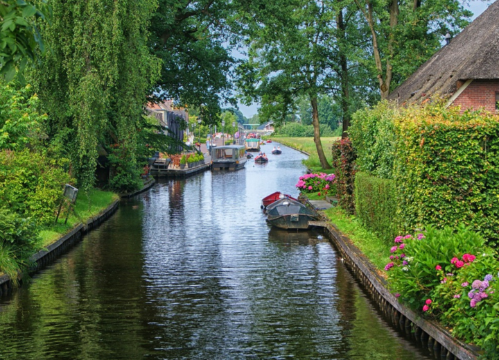Buitenhof Reizen voor mensen met een verstandelijke beperking - Rustig Aan - De bossen van Steenwijk - Giethoorn Buitenhof Reizen voor mensen met een verstandelijke beperking - Rustig Aan - De bossen van Steenwijk - Giethoorn