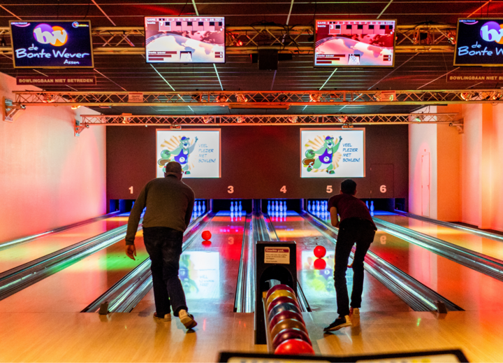 Buitenhof Reizen voor mensen met een verstandelijke beperking - Ondernemend - All-Inclusive Bonte Wever - Bowlingbaan Buitenhof Reizen voor mensen met een verstandelijke beperking - Ondernemend - All-Inclusive Bonte Wever - Bowlingbaan