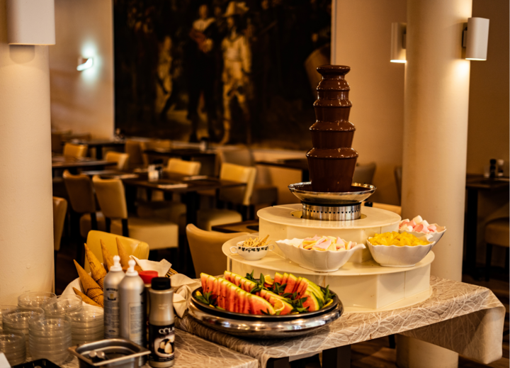 Buitenhof Reizen voor mensen met een verstandelijke beperking - hotel de elderschans - buffet Buitenhof Reizen voor mensen met een verstandelijke beperking - hotel de elderschans - buffet